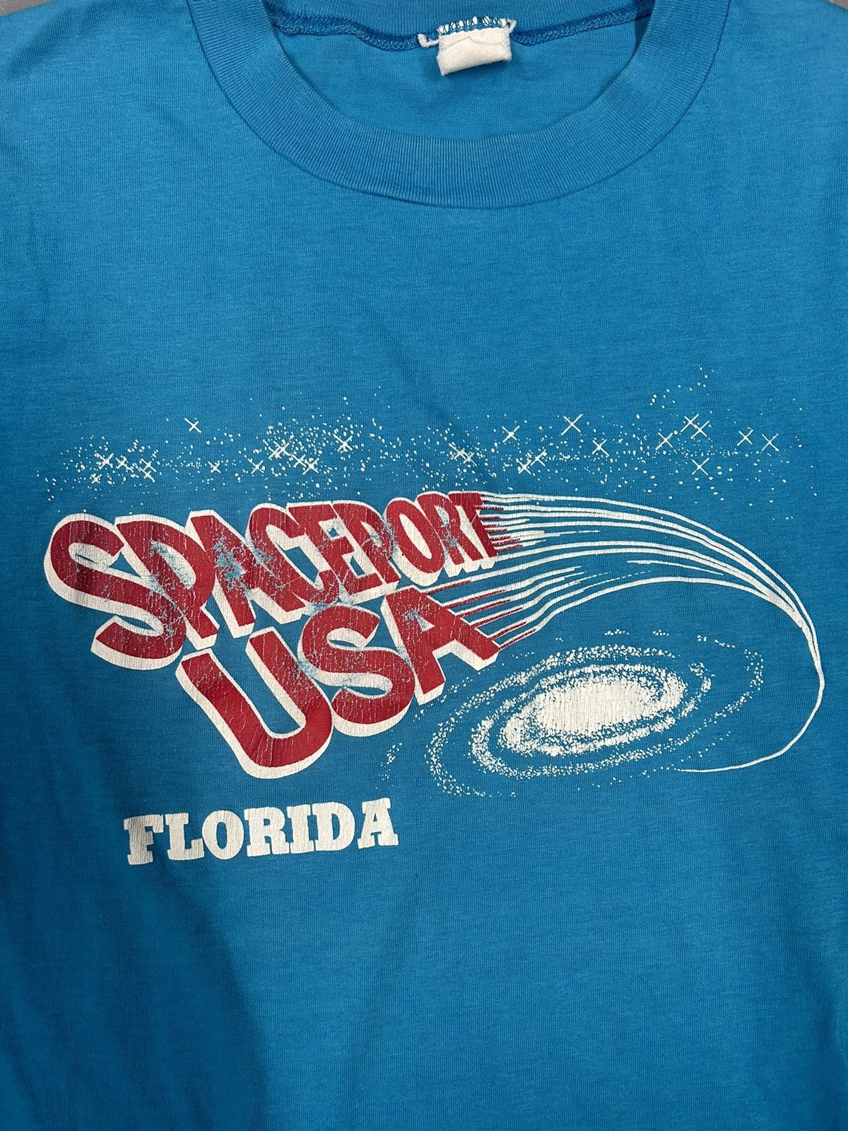 Vintage Crazy Vintage 90s Blue Spaceport USA Graphic Tee Shirt Size US M / EU 48-50 / 2 - 2 Thumbnail