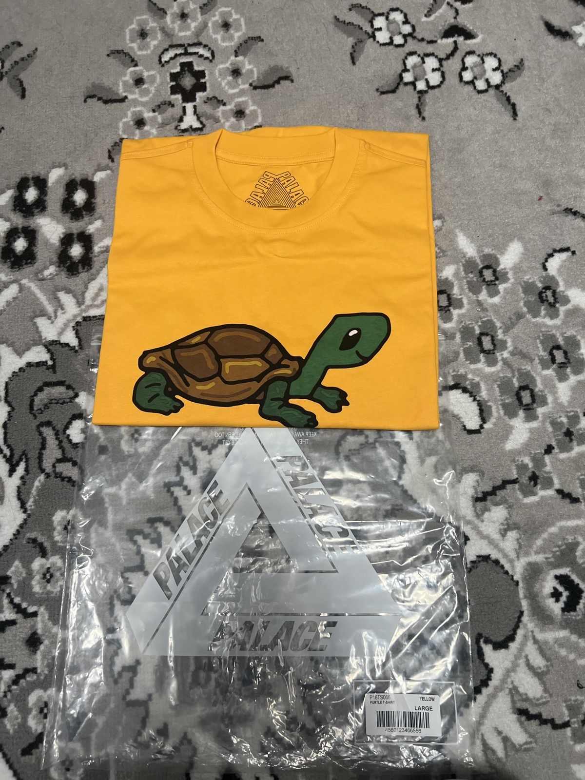 image of Palace Purtle in Yellow, Men's (Size XL)