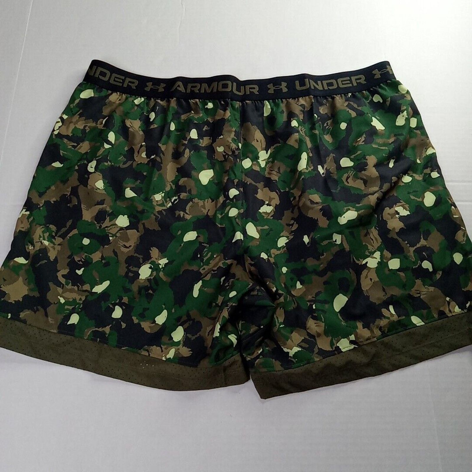 Under Armour Under Armour Men's Vanish Woven 6" Camo Training Shorts 2XL Size US 40 / EU 56 - 7 Thumbnail