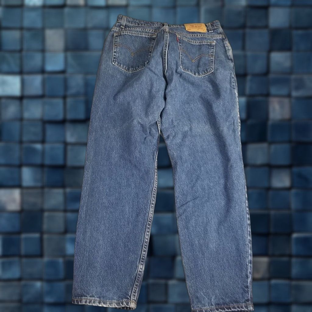 Levi's VINTAGE Levi's 550 Jeans Relaxed Fit Tapered Leg Women's 32X28 High Rise 90s Blue Denim Jeans Women/User-Defined Size 32x28 Size 24" / US 00 / IT 34 - 1 Thumbnail