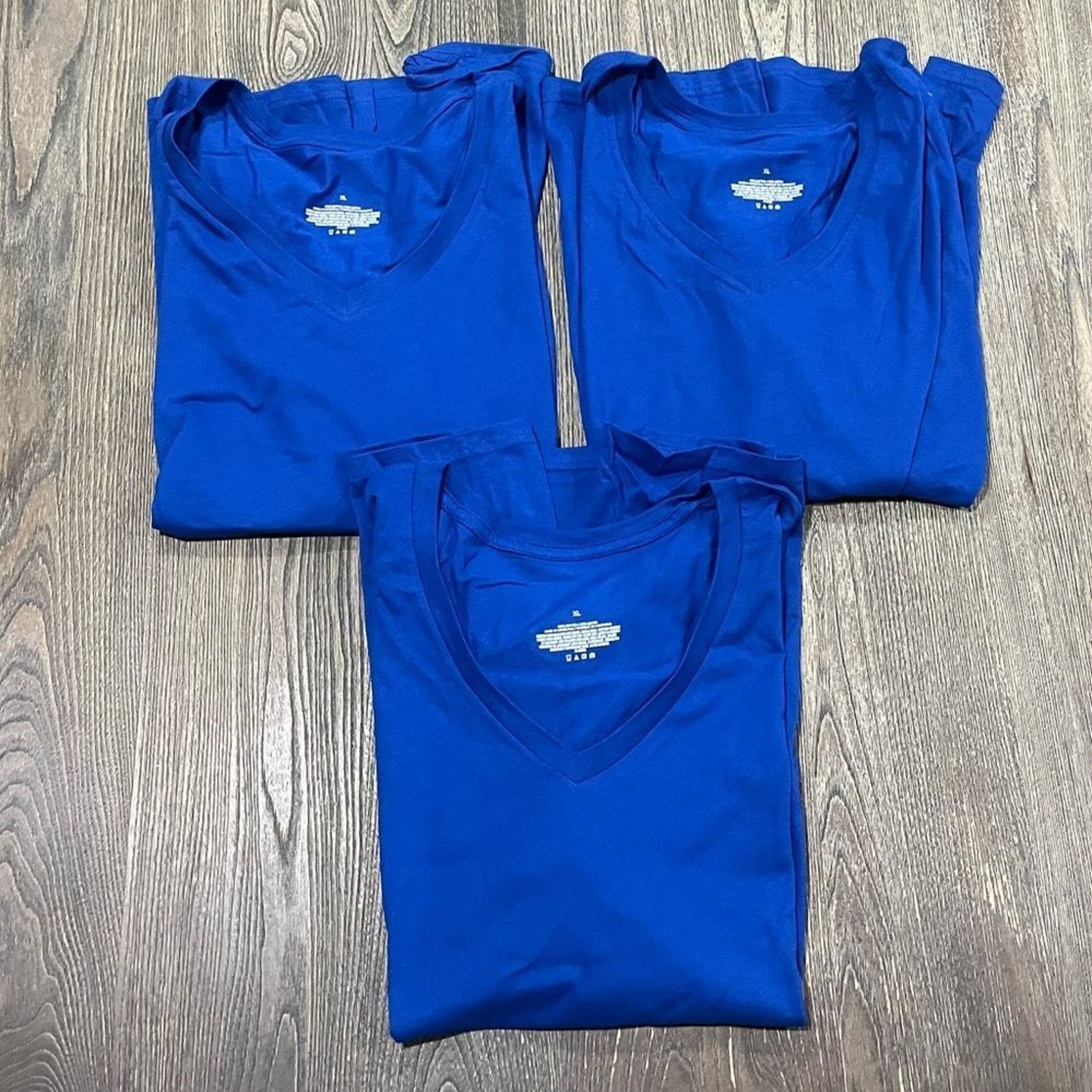 Vintage NWOT 3 Pack Mens T-Shirts V-Neckline Short Sleeve Size XL Size US XL / EU 56 / 4 - 1 Thumbnail