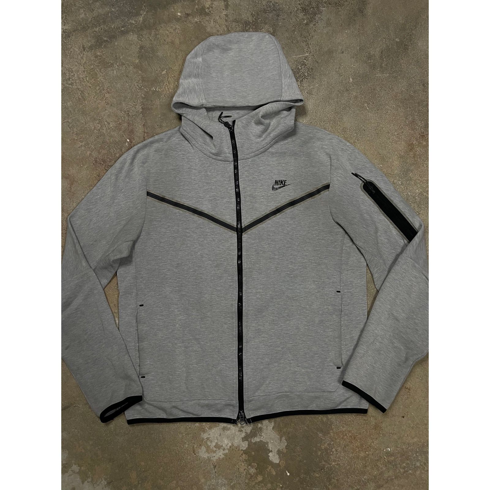 Nike Nike Tech Grey Zip Up Used Large Size US L / EU 52-54 / 3 - 1 Thumbnail