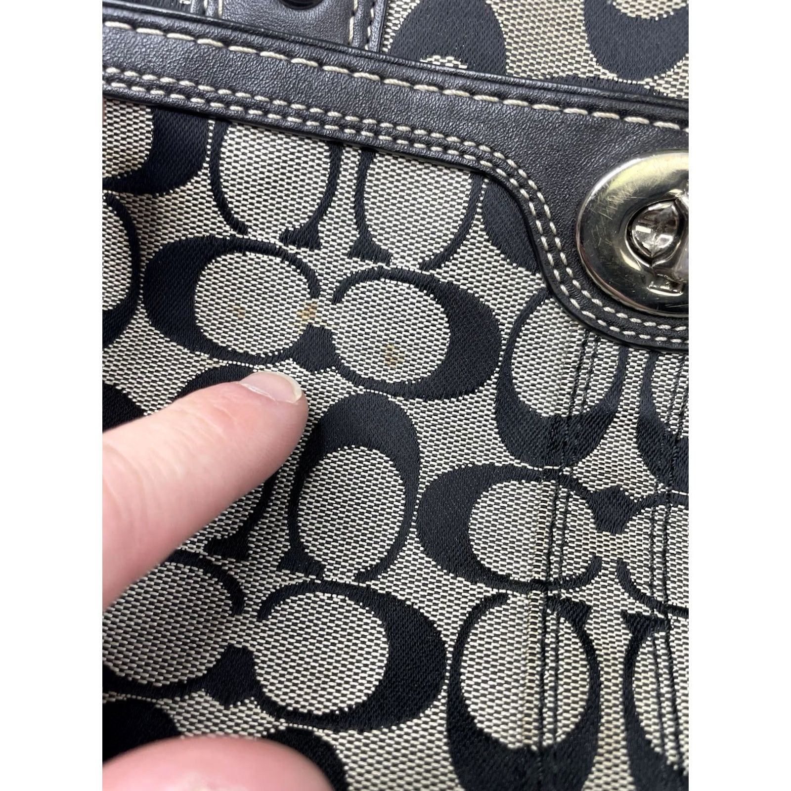 Coach VINTAGE Coach Hampton Signature Tote Black Grey Logo Handbag Canvas Leather Preppy Y2K Tote Women Medium Black 90s Preppy Signature Logo Size ONE SIZE - 4 Thumbnail