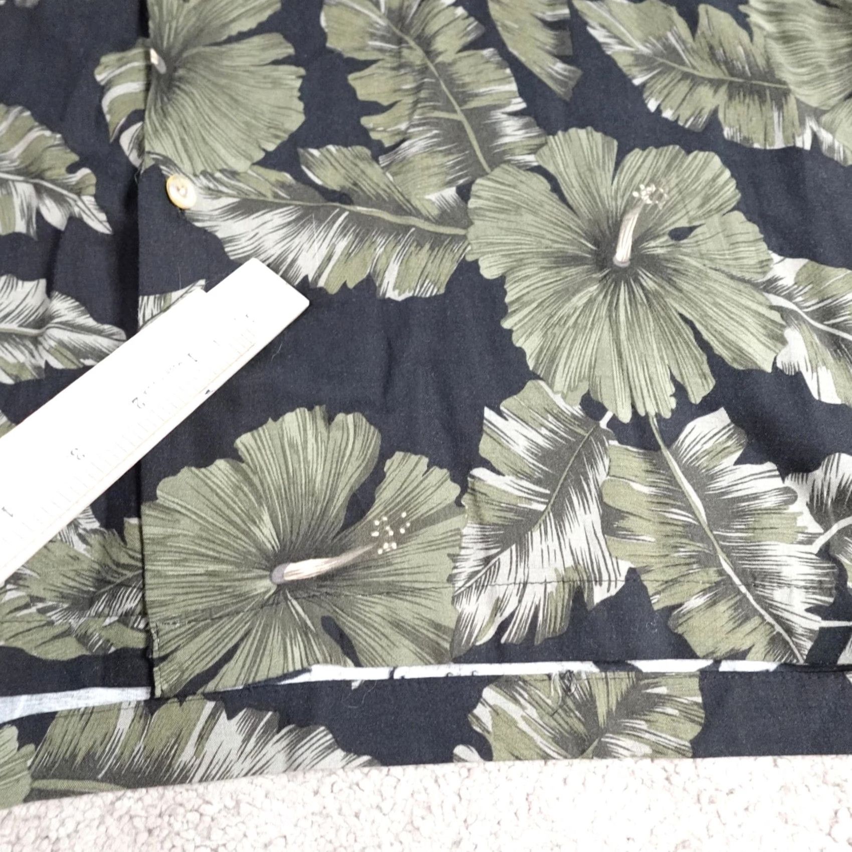 Hilo Hattie Hilo Hattie Mens Shirt XL Black Short Sleeve Camp Collar Floral All Over Aloha Size US XL / EU 56 / 4 - 8 Thumbnail