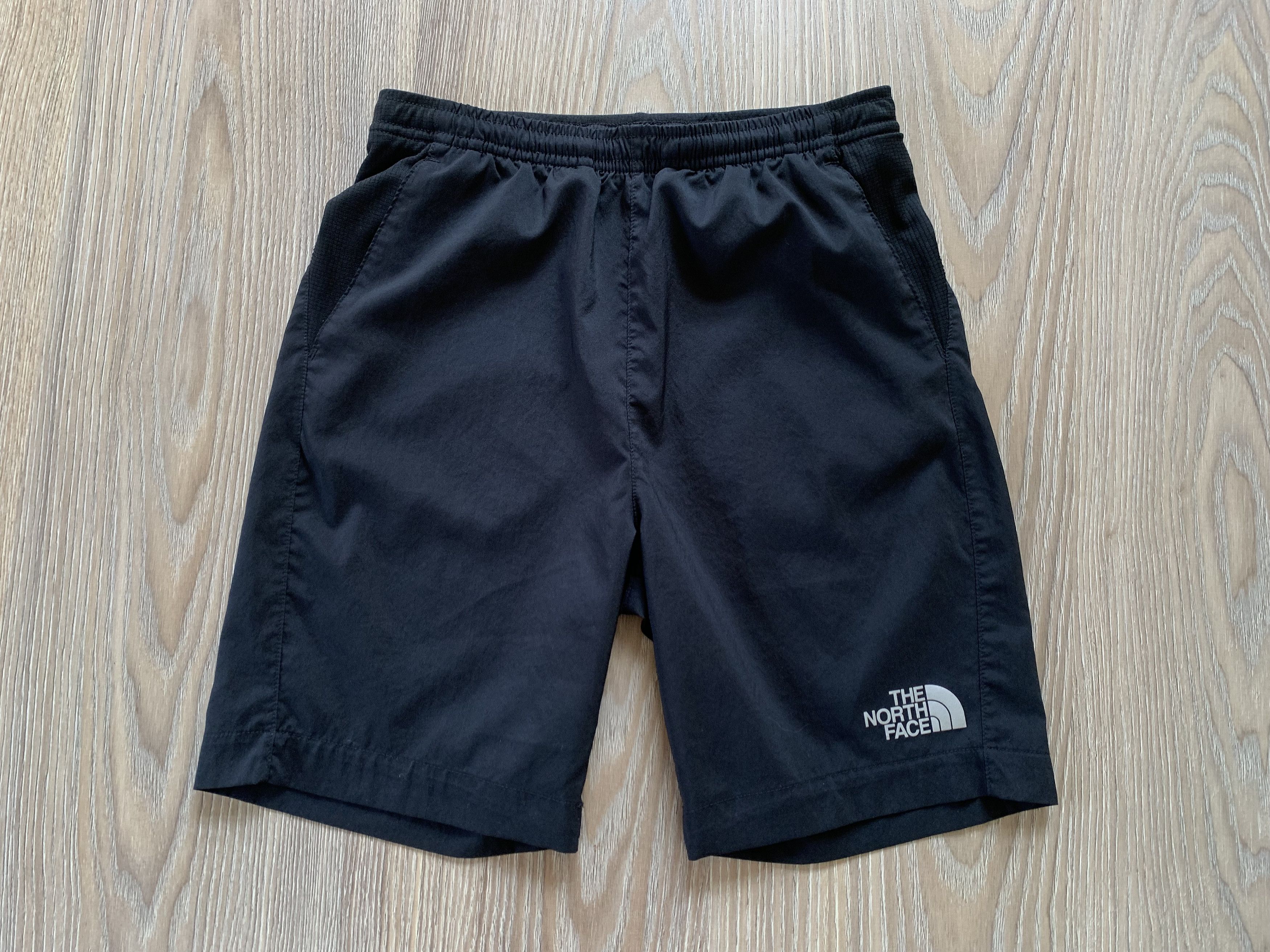 The North Face The North Face Boys Junior Youth Kids Shorts Size US 26 / EU 42 - 2 Thumbnail
