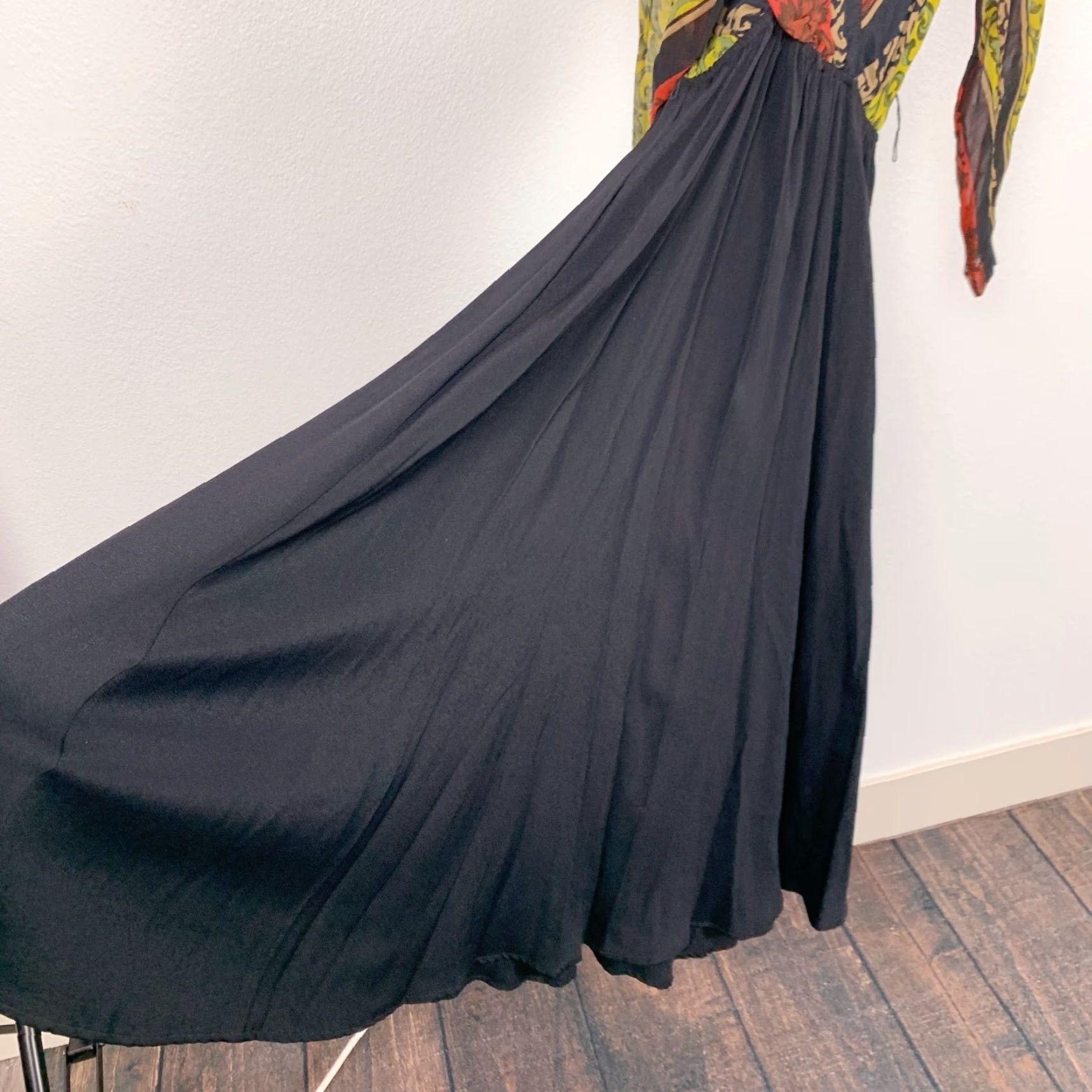 Vintage VINTAGE Traces Maxi Dress Black Red Rayon 80s Long Sleeve 8 Womens Size M / US 6-8 / IT 42-44 - 3 Thumbnail