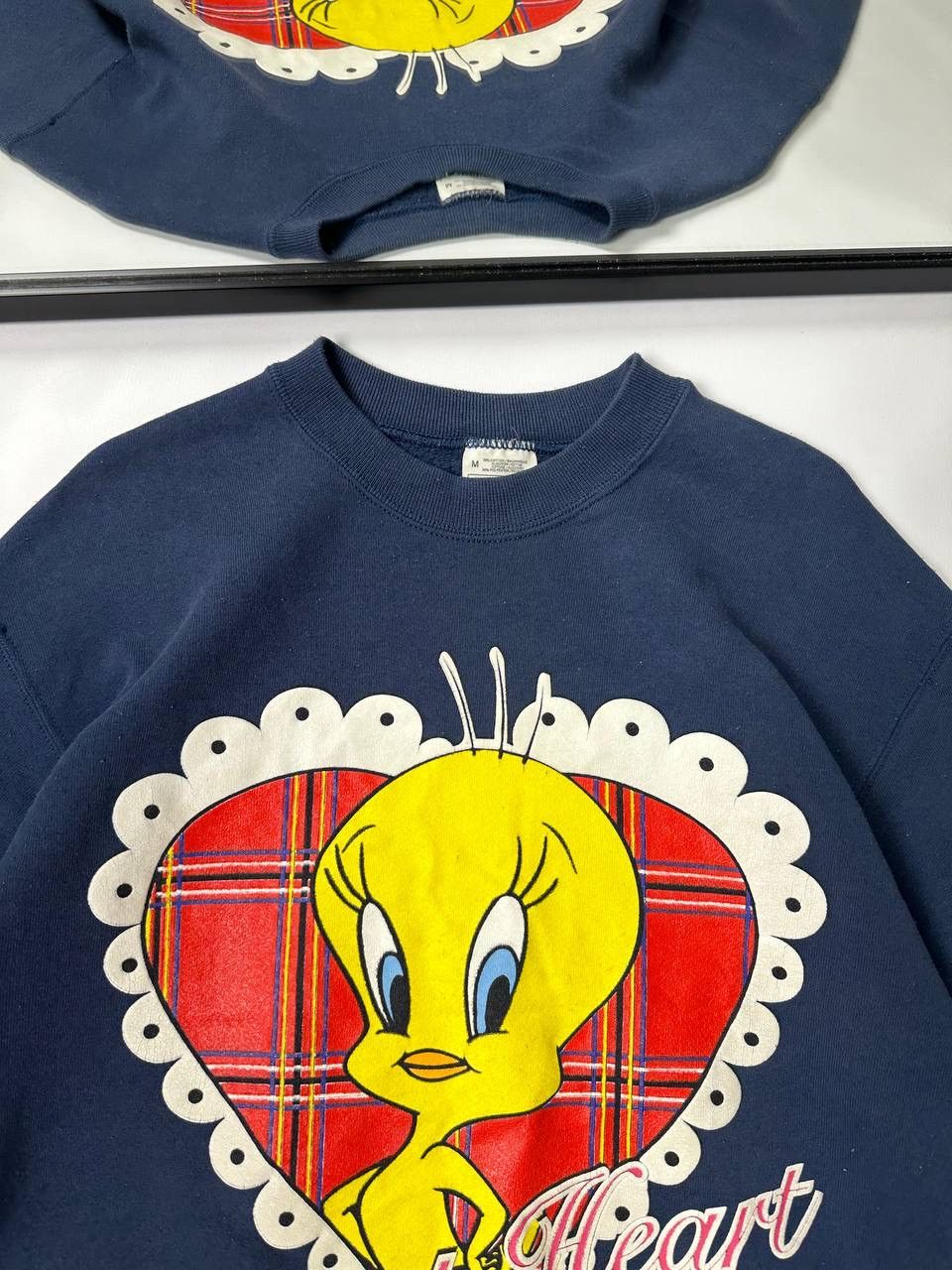 Vintage Vintage 1996’s Looney Tunes Tweet Heart Baggy Boxy Fit Size US M / EU 48-50 / 2 - 5 Thumbnail