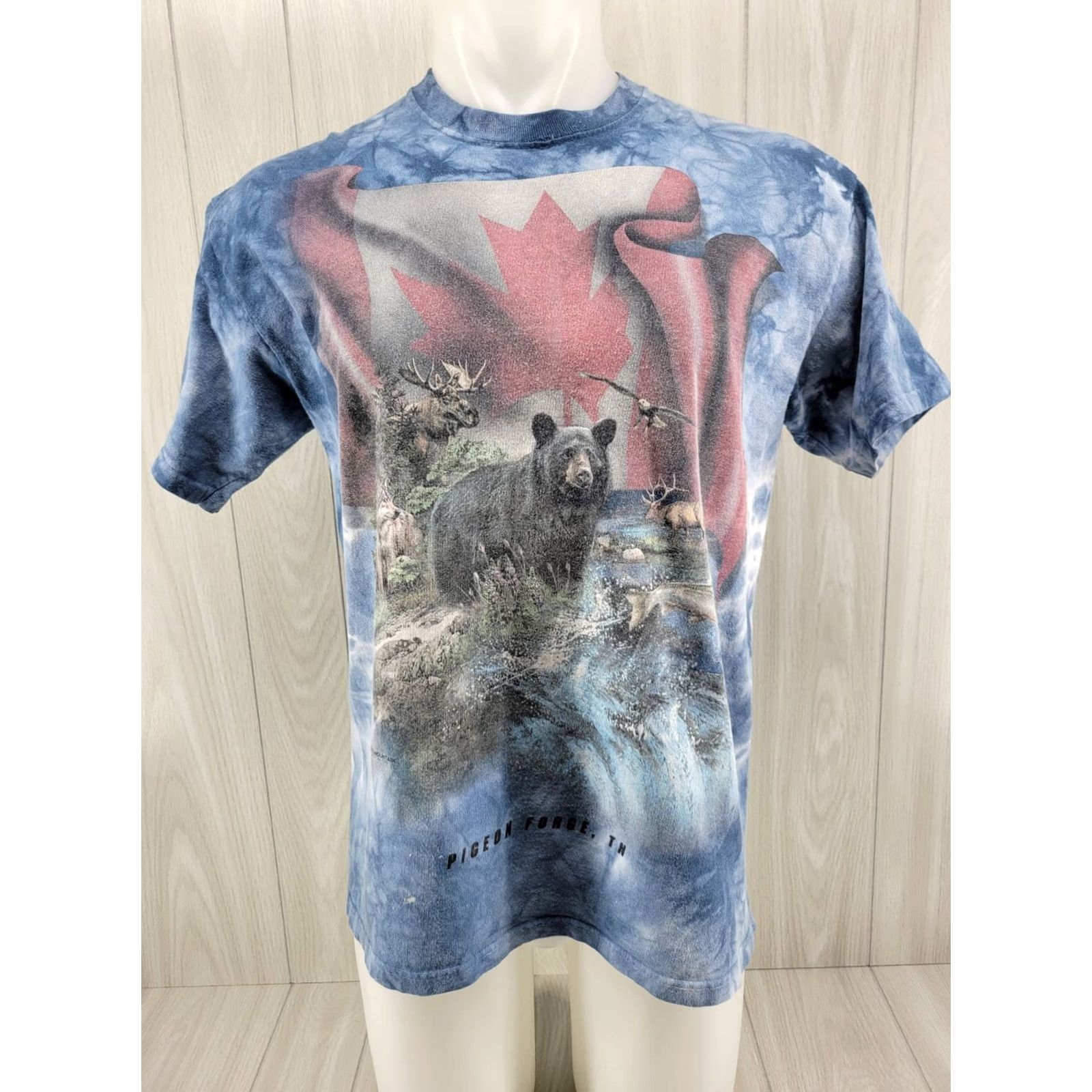 The Mountain The Mountain Dye T Shirt Black Bear Canada Mens L Blue Graphic Tee Short Sleeve Crew Neck 100% Cotton Forge TN Vintage: No Size US L / EU 52-54 / 3 - 2 Thumbnail