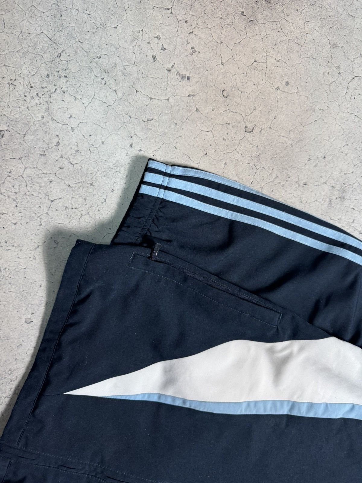 Adidas Adidas FC Real Madrid Full Zip Nylon Light Jacket Football Size US S / EU 44-46 / 1 - 2 Thumbnail