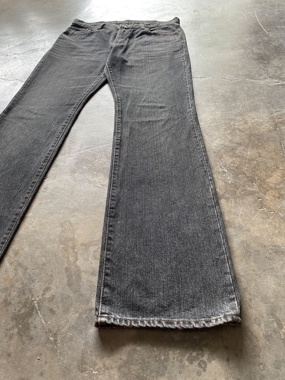 Japanese Brand × Uniqlo × Vintage Flare Jeans Japan Vintage Uniqlo Fade Black #32 Size US 33 - 2 Thumbnail