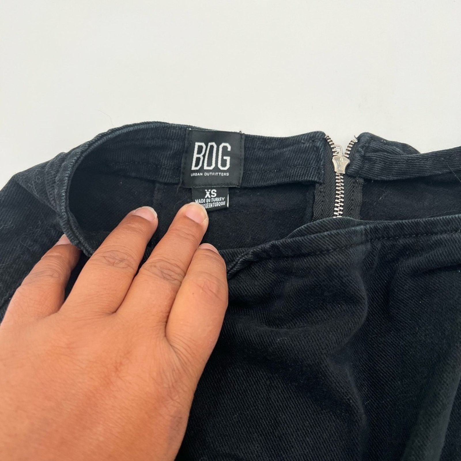 Urban Outfitters Urban Outfitters BDG Sara Twill Mini, Black Size XS Size 26" / US 2 / IT 38 - 2 Thumbnail