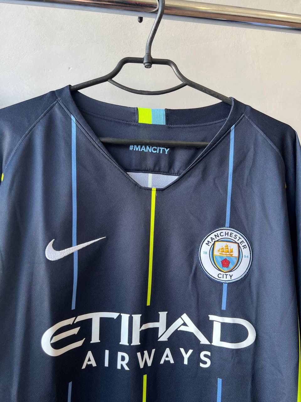 Nike 2018/19 MANCHESTER CITY #33 G. JESUS AWAY SOCCER JERSEY 3XL Size US XXL / EU 58 / 5 - 7 Thumbnail