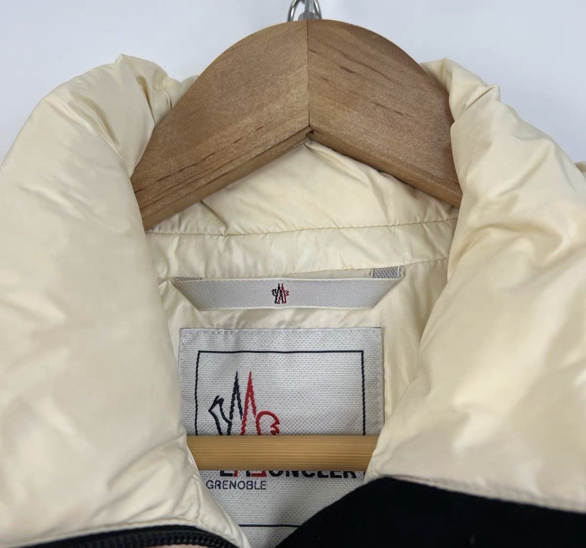 Moncler Moncler Milk Tea Ski Series Down Jacket K12 Size XS / US 0-2 / IT 36-38 - 3 Thumbnail