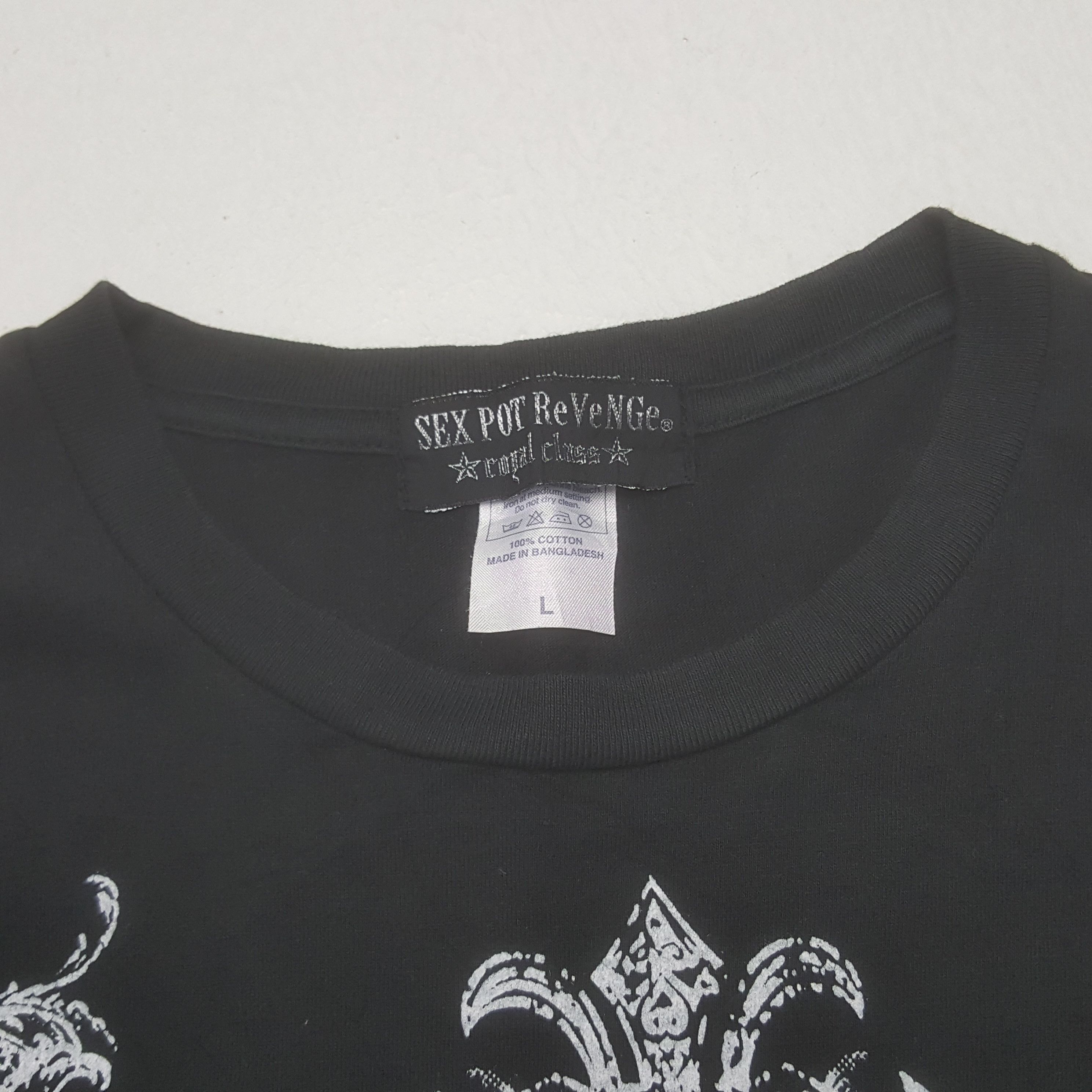 Vintage Vintage Unclen World Without Tshirt Size US M / EU 48-50 / 2 - 5 Thumbnail