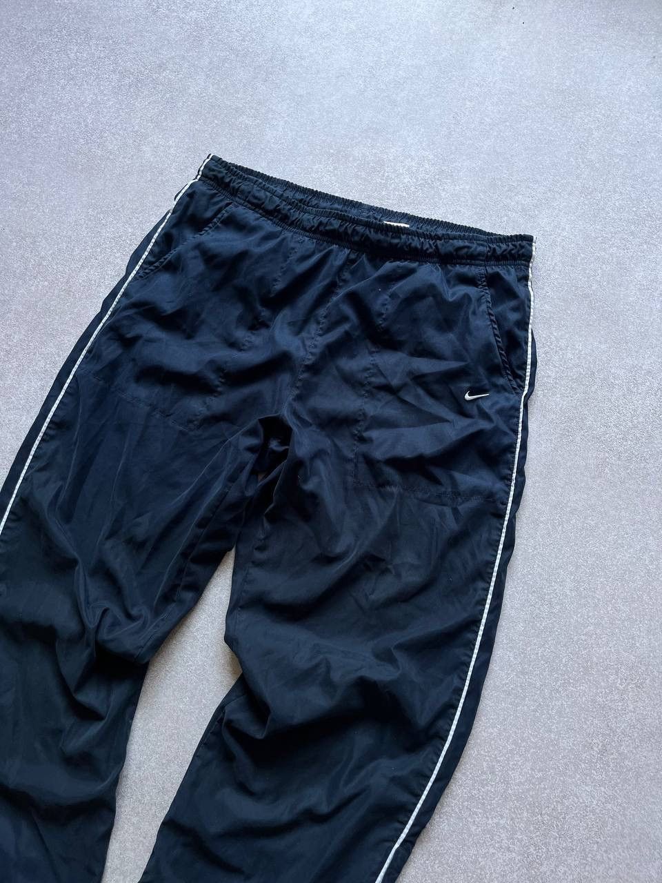 Nike × Vintage Vintage Nike Swoosh Baggy Nylon Track Pants Y2K M Size US 32 / EU 48 - 2 Thumbnail