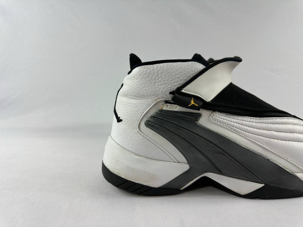 Nike Nike Air Jordan Jumpman Swift 'White Black' AT2555-100 Size US 12 / EU 45 - 2 Thumbnail