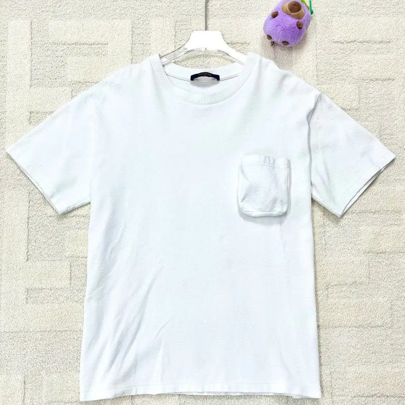 Louis Vuitton Louis Vuitton Casual White T-Shirt for Men 0089 Size US L / EU 52-54 / 3 - 1 Thumbnail