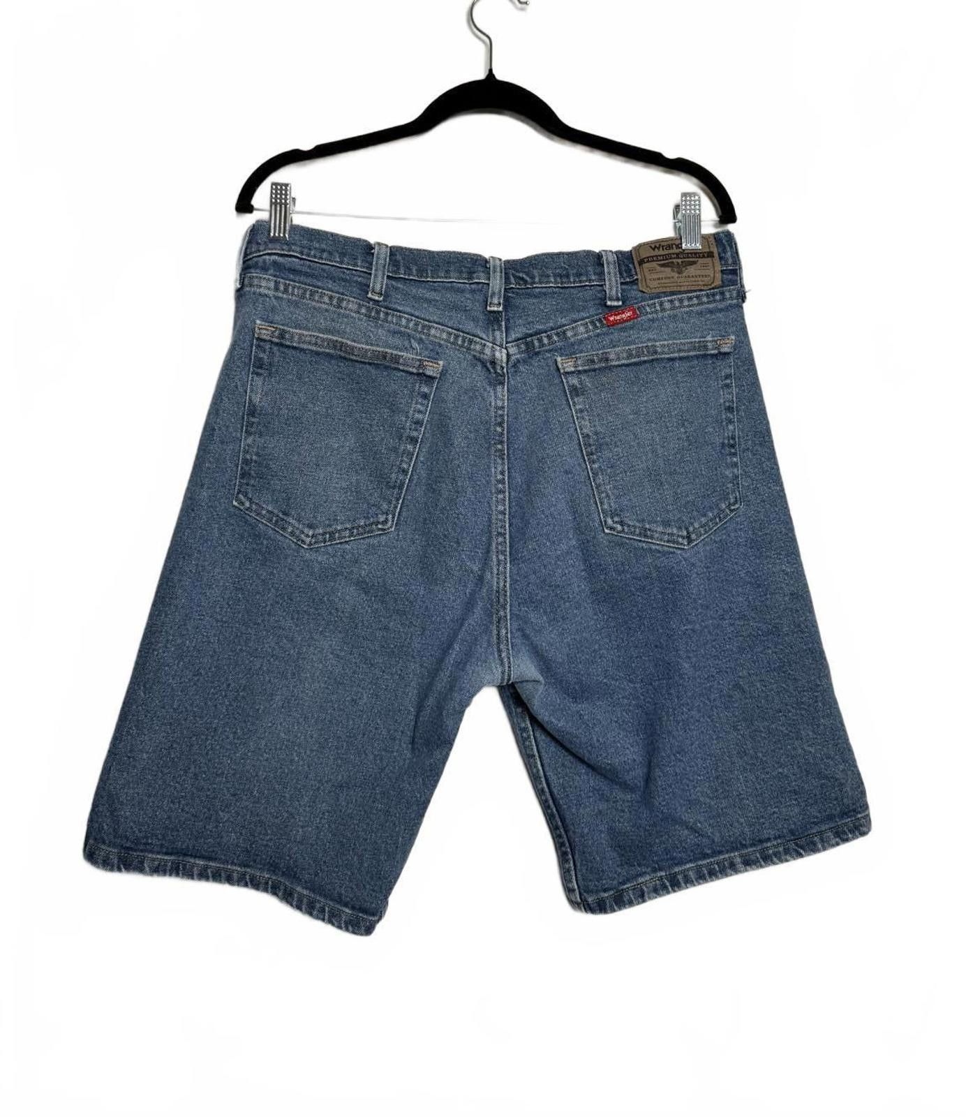 Wrangler Men Vintage Wrangler Classic Denim Shorts size 34 Size US 34 / EU 50 - 2 Thumbnail