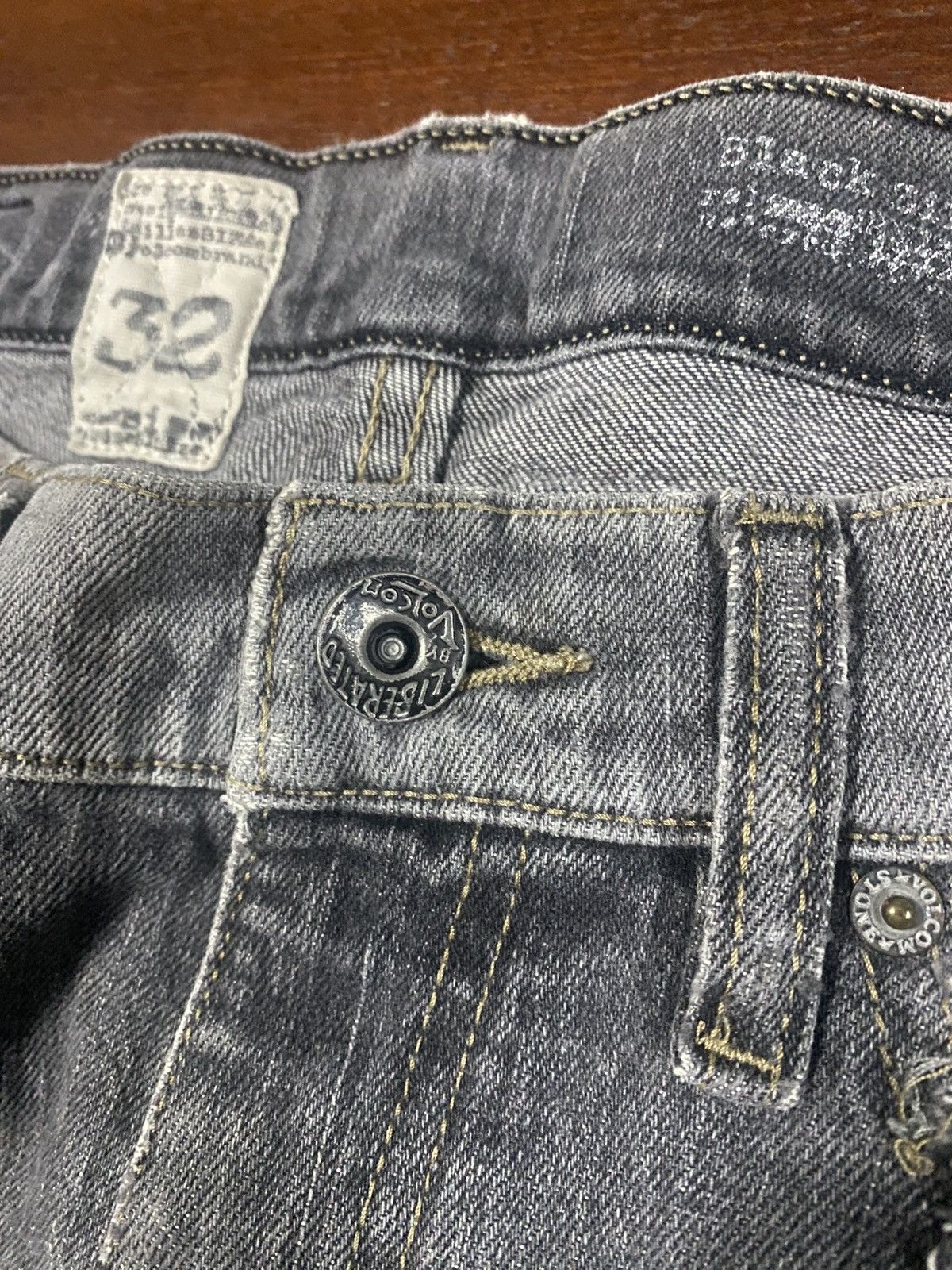 Volcom Vintage Volcom Stone Boardwear Denim Jeans distressed ripped Size US 35 - 17 Thumbnail