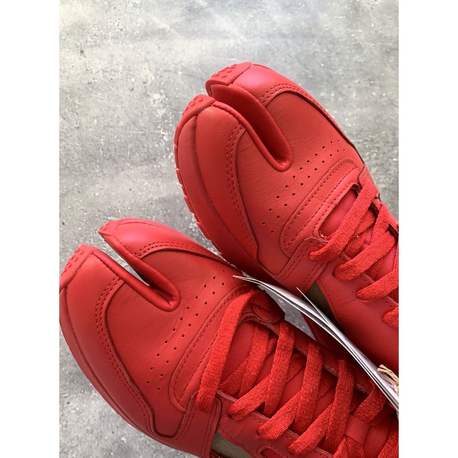 Maison Margiela MAISON MARGIELA x REEBOK CLASSIC SNEAKERS TABI RED SIZE US 9.5 UK 8.5 EU 42.5 Mens Sneaker Size US 9 / EU 42 - 5 Thumbnail