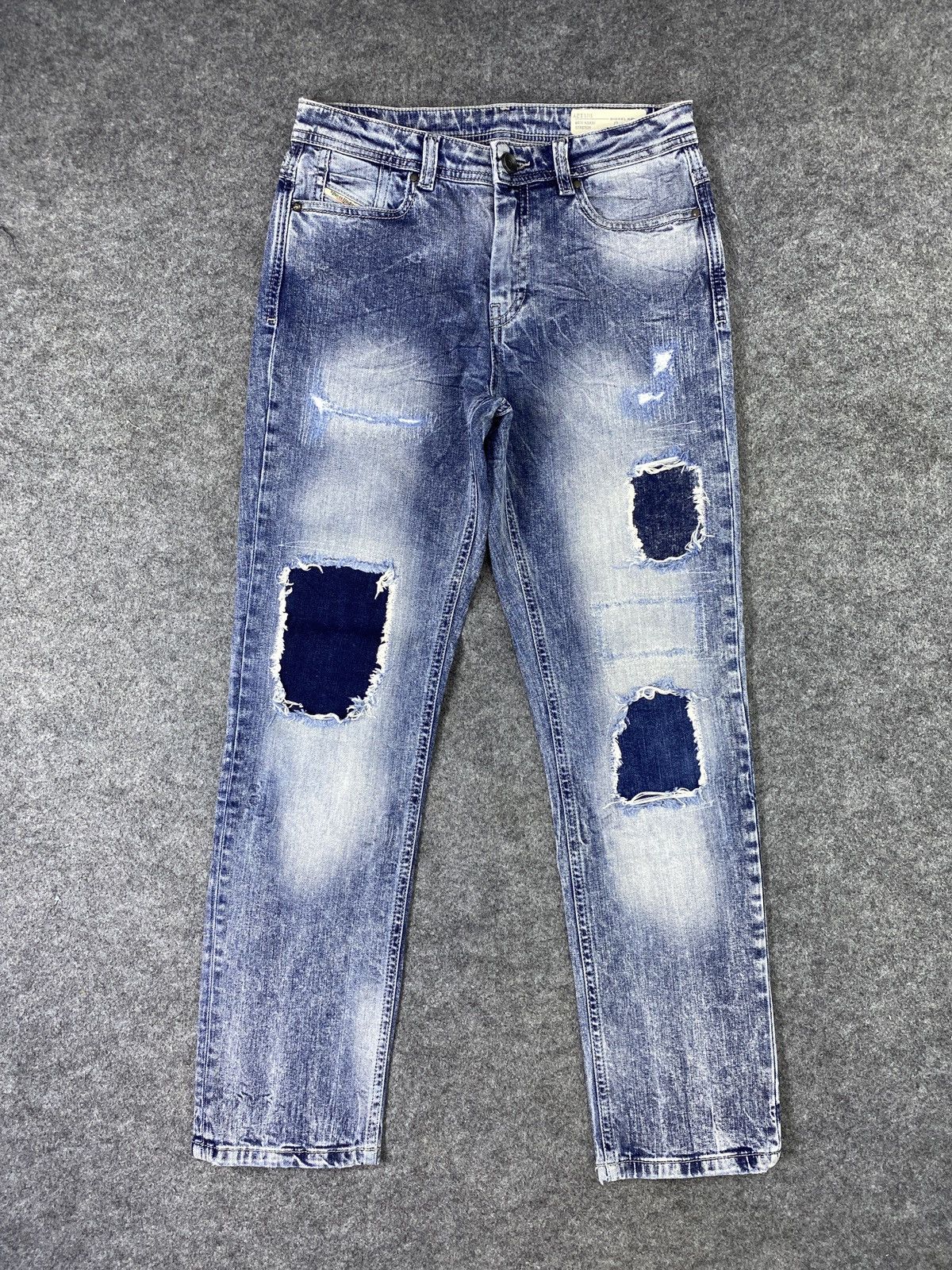 Diesel × Jean Diesel Kid Distressed Blue Wash Jeans - J1072 Size US 27 - 1 Thumbnail