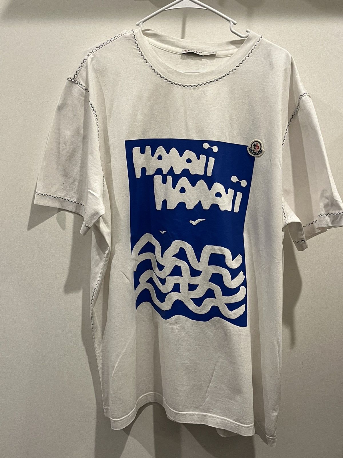 image of Moncler Men's White Hawaii Motif T Shirt in Blue/White (Size 2XL)