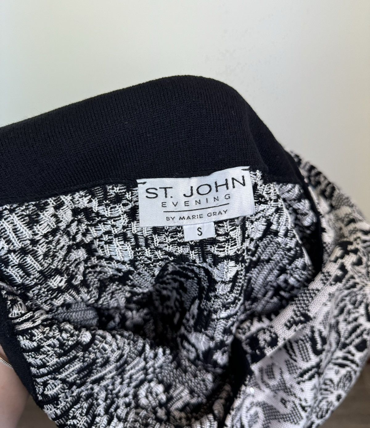St. John St John evening sequin rhinestone knit top jacquard floral Size S / US 4 / IT 40 - 11 Thumbnail