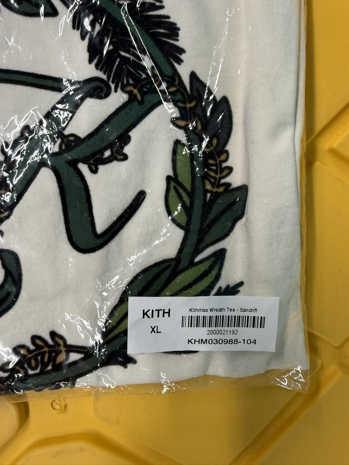 Kith KITH Kithmas Wreath Tee T-Shirt Men’s Size XL in Sandrift Size US XL / EU 56 / 4 - 6 Thumbnail