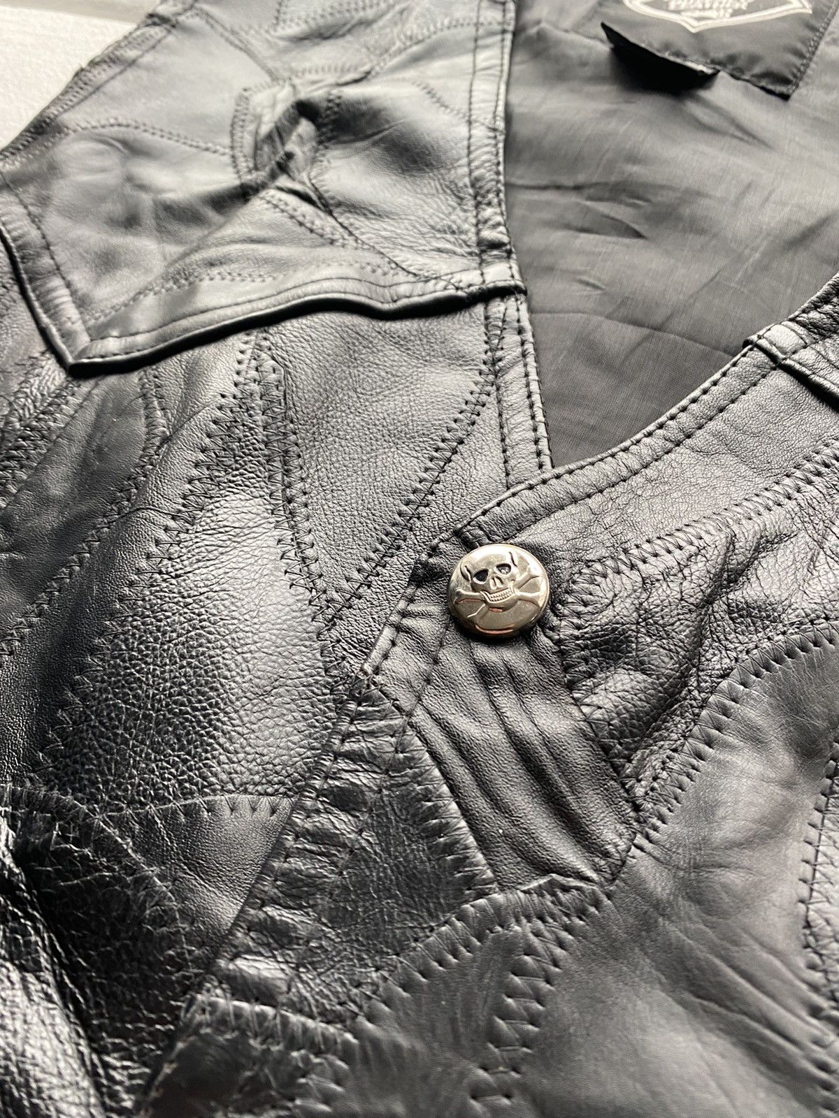 Genuine Leather × Hysteric Glamour × Japanese Brand 90s🔥VNTG Diamond Plate Buffalo Leather Skull Gothic Vest Men Size US XL / EU 56 / 4 - 8 Thumbnail