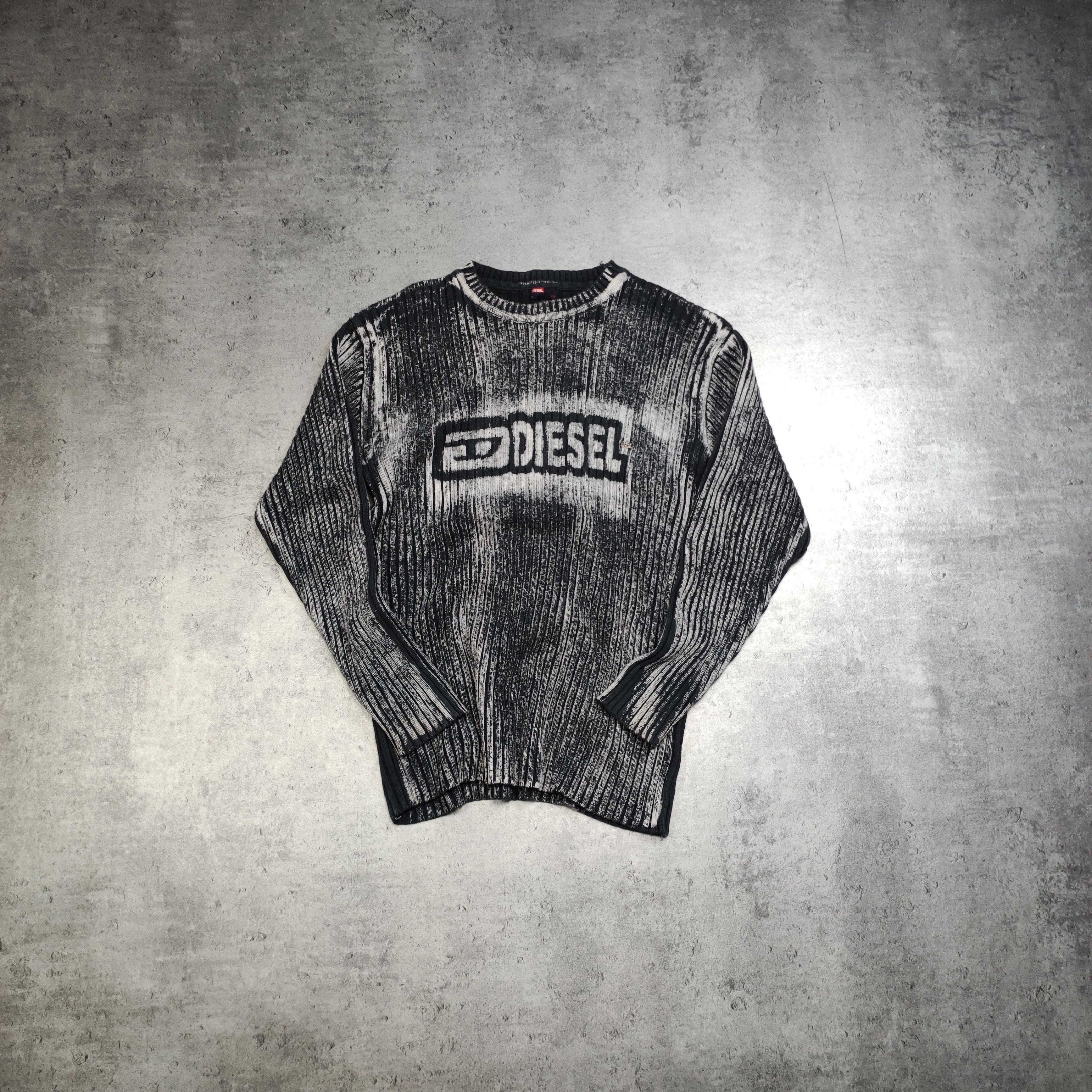 Disney × Vintage RARE y2k 00s Diesel Knited Big Logo Sweater Size US XL / EU 56 / 4 - 1 Thumbnail