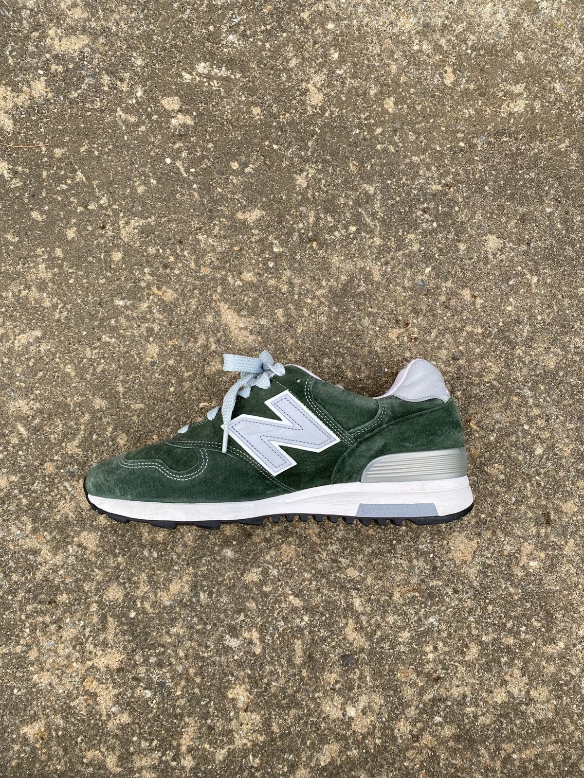 New Balance New Balance 1400 “Mountain Green” Size US 7 / EU 40 - 3 Thumbnail