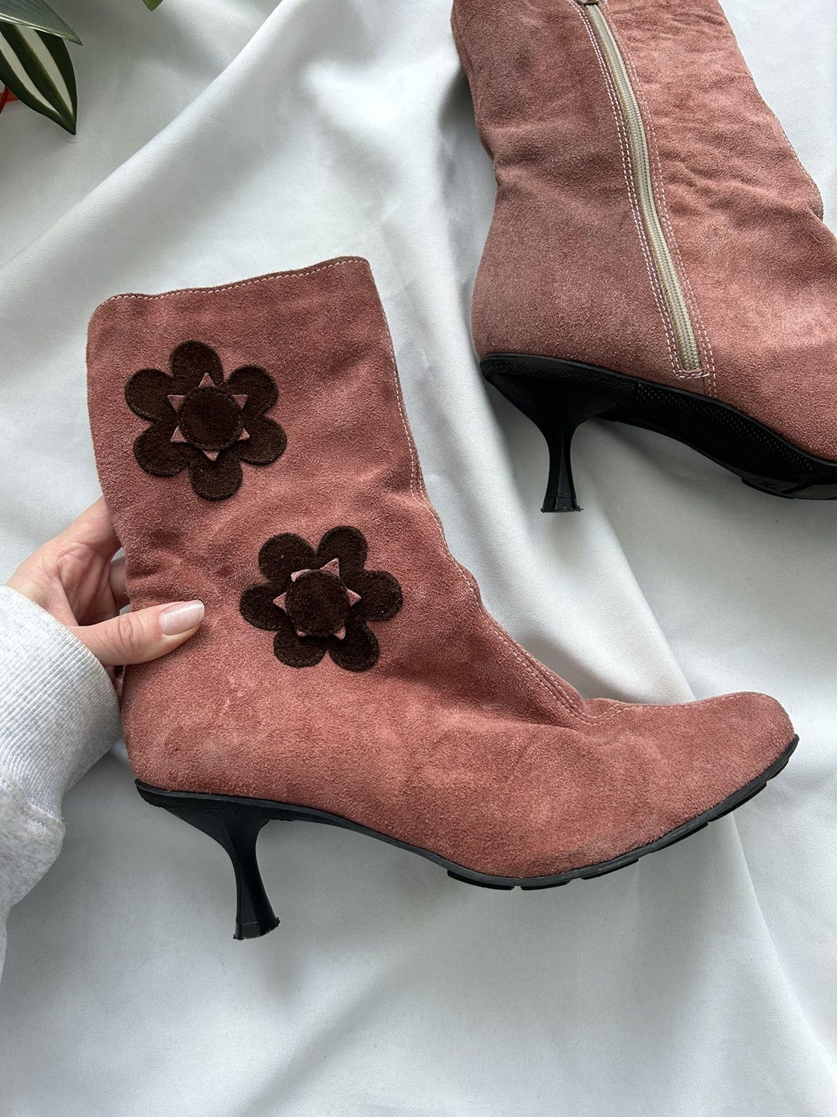 Japanese Brand × Vintage Cute Suede Pink Boots Heels Floral Rare Vintage Y2K Size US 9 / IT 39 - 8 Thumbnail