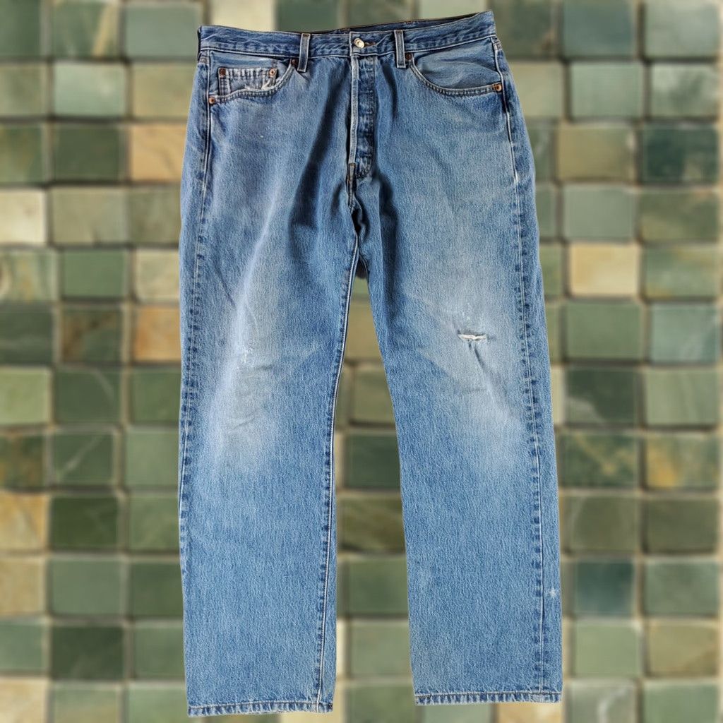 Levi's Levi's 501 Jeans Mens 36x31 Actual Blue Y2K Straight Denim Pants Regular Size 36 Mens Size US 36 / EU 52 - 1 Thumbnail