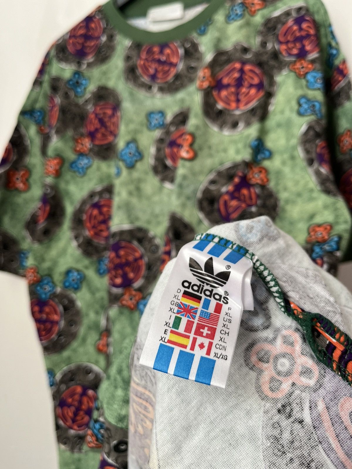 Vintage Vintage 90s Adidas Avant Garde Mayans T-shirt Size US XL / EU 56 / 4 - 7 Thumbnail