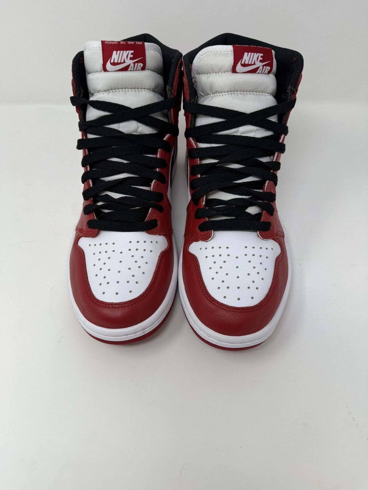 Nike Nike Air Jordan 1 Retro High OG 'Chicago' 2015 555088-101 Size US 9.5 / EU 42-43 - 8 Thumbnail
