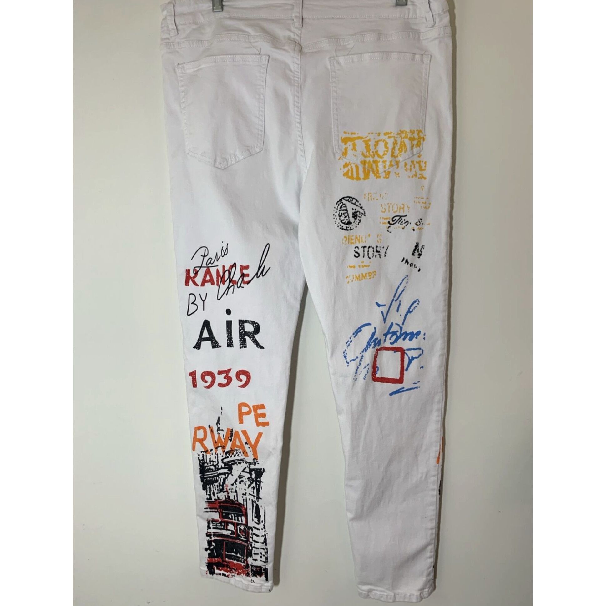 Vintage Graffiti White Paris 1939 Womens Jeans Size 38 Extra Large XL Stretchy Pre Owned Size 25" / US 0 / IT 36 - 2 Thumbnail
