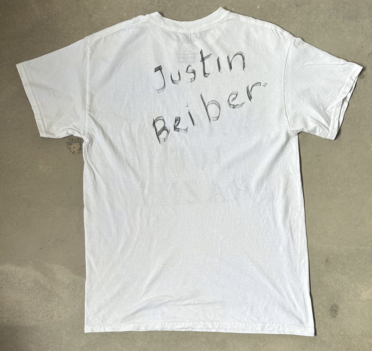 Vintage JUSTIN BIEBER WHO IS JOE BRAZILL TEE Size US M / EU 48-50 / 2 - 5 Thumbnail