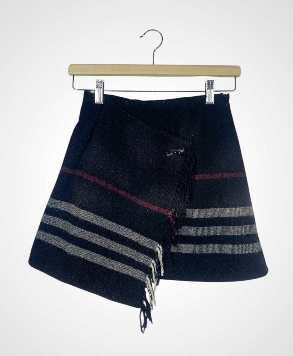 Burberry A11 Rare - Burberry London Wool Mini Skirt Size 24" / US 00 / IT 34 - 1 Thumbnail
