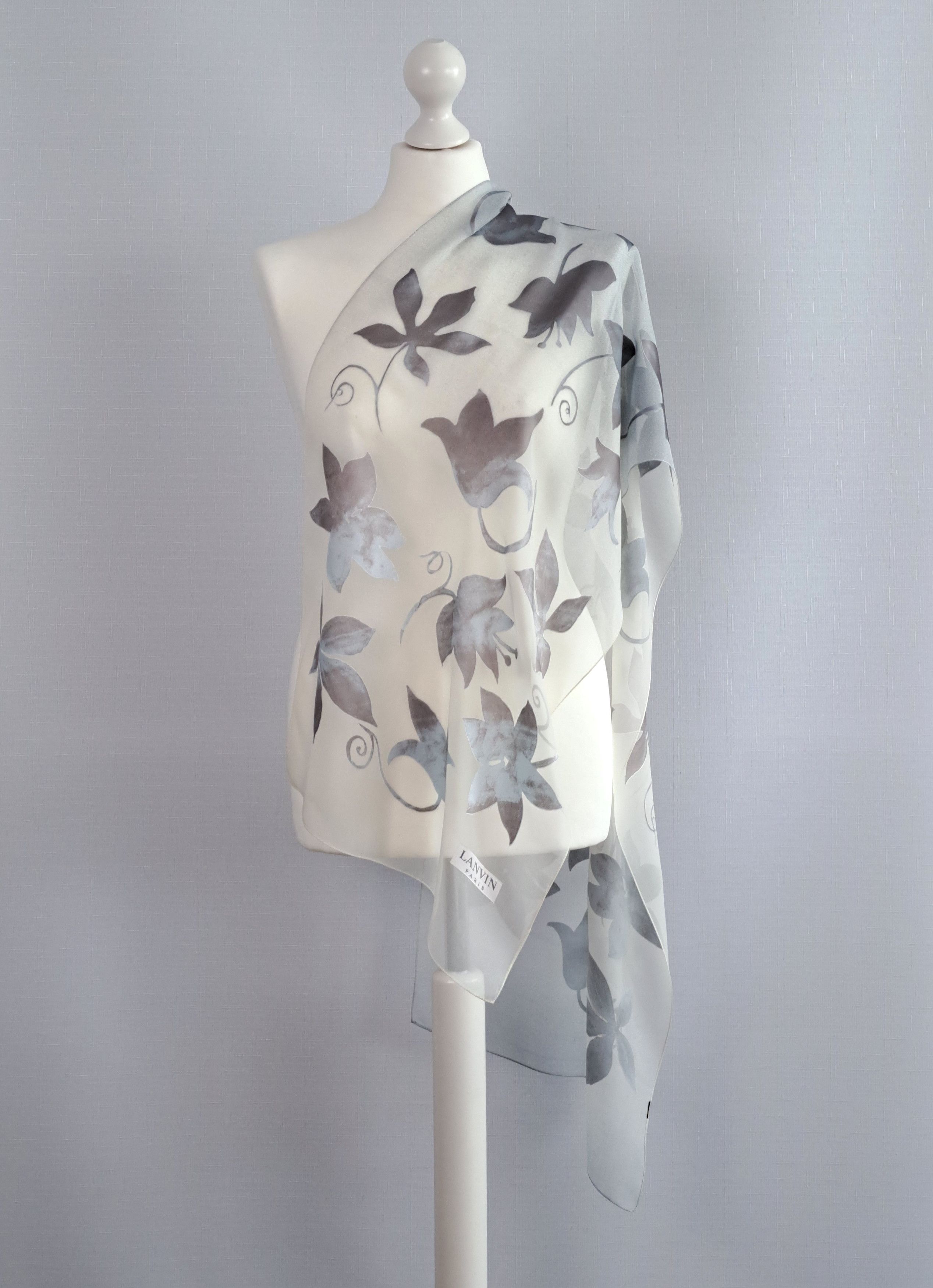 Lanvin × Vintage LANVIN Paris ultra lightweight silk scarf. Size ONE SIZE - 3 Thumbnail