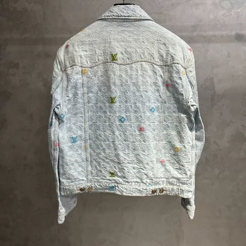 Louis Vuitton Louis Vuitton 24 Latest Light Blue Logo monogrammed embroi Size US M / EU 48-50 / 2 - 5 Thumbnail