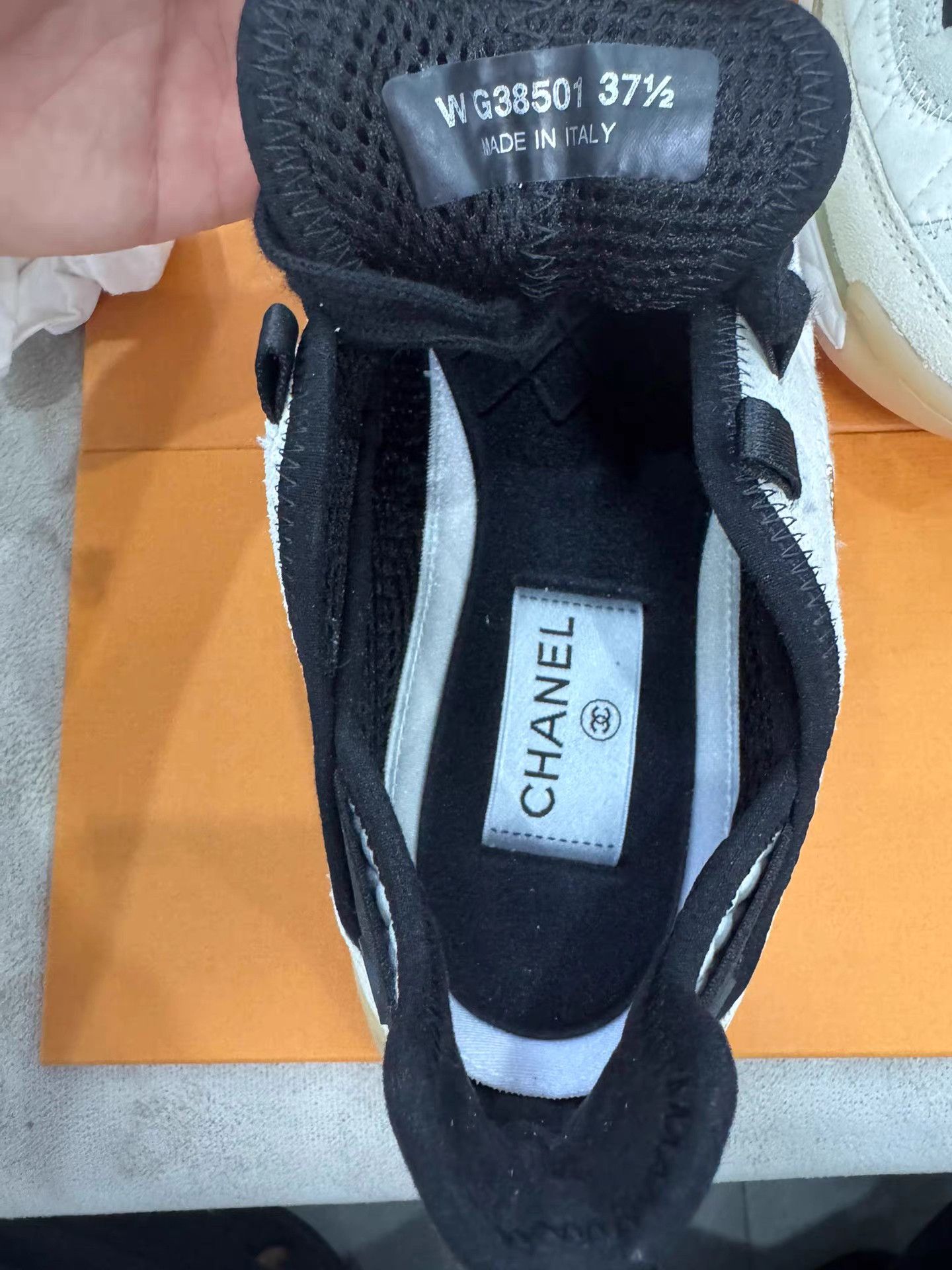 Chanel CHANEL Round Toe Logo Low-Top Sneakers K13 Size US 7.5 / IT 37.5 - 3 Thumbnail