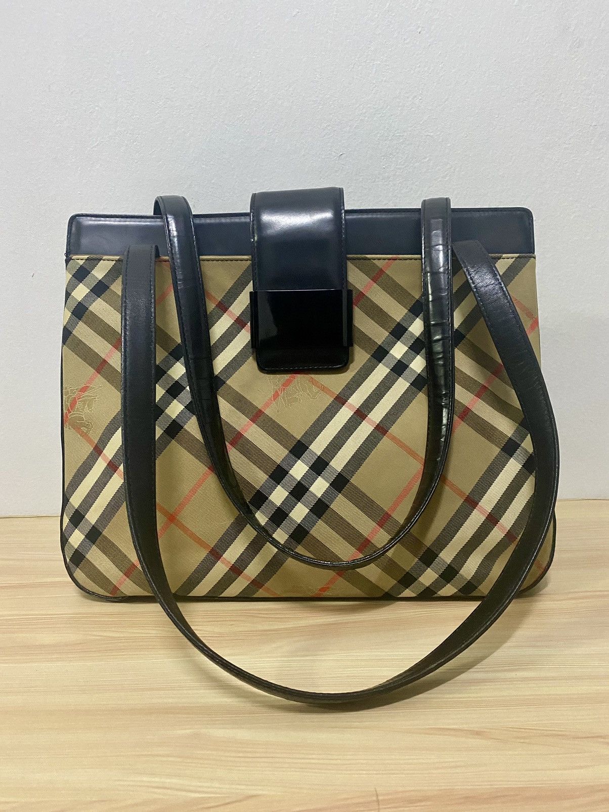 Burberry Vintage Burberrys of London Nova check handbag Size ONE SIZE - 1 Thumbnail