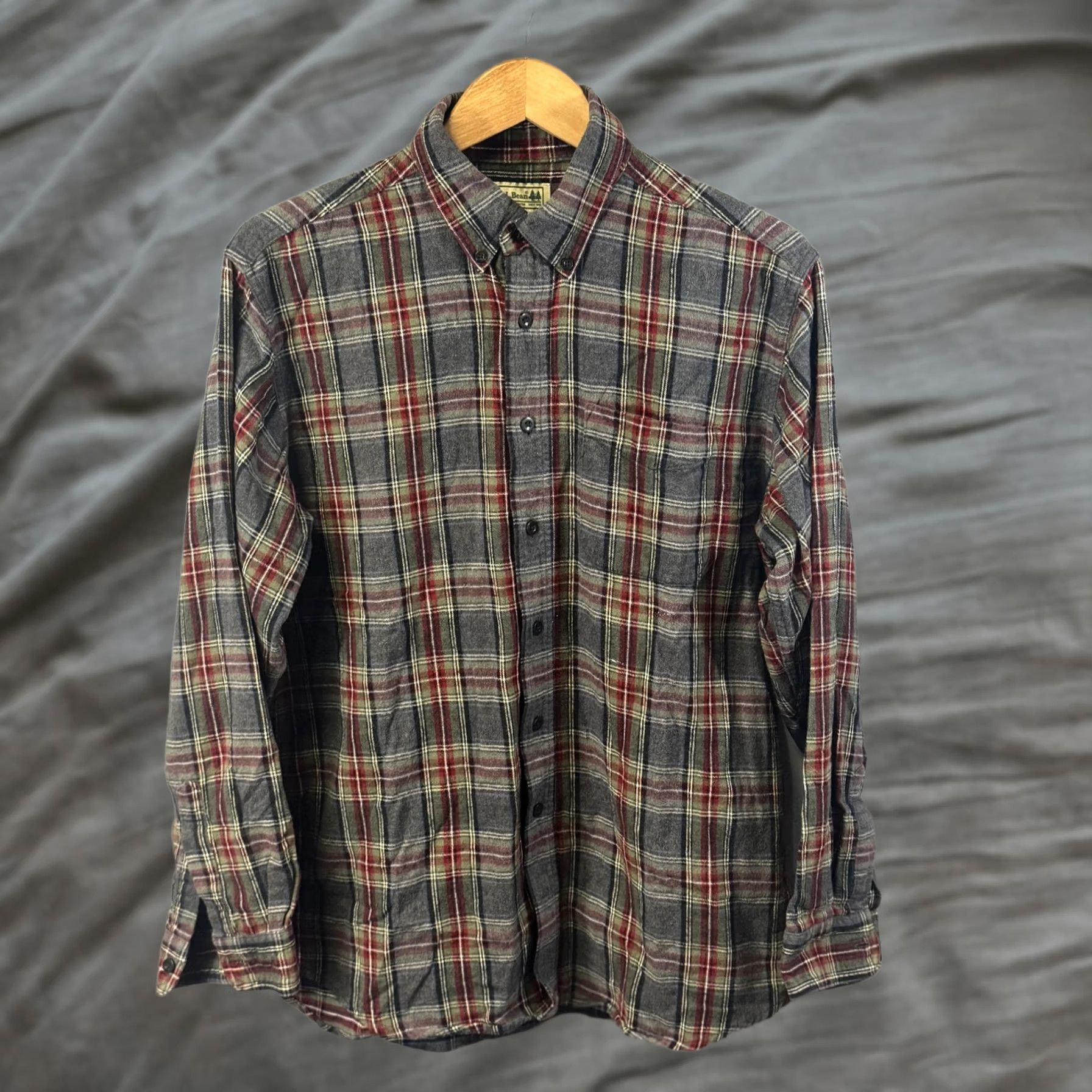 Vintage VINTAGE? No. LL Bean Shirt Mens M Gray Red Plaid Flannel Long Sleeve Button Down Casual Men's Shirt Size US M / EU 48-50 / 2 - 1 Thumbnail