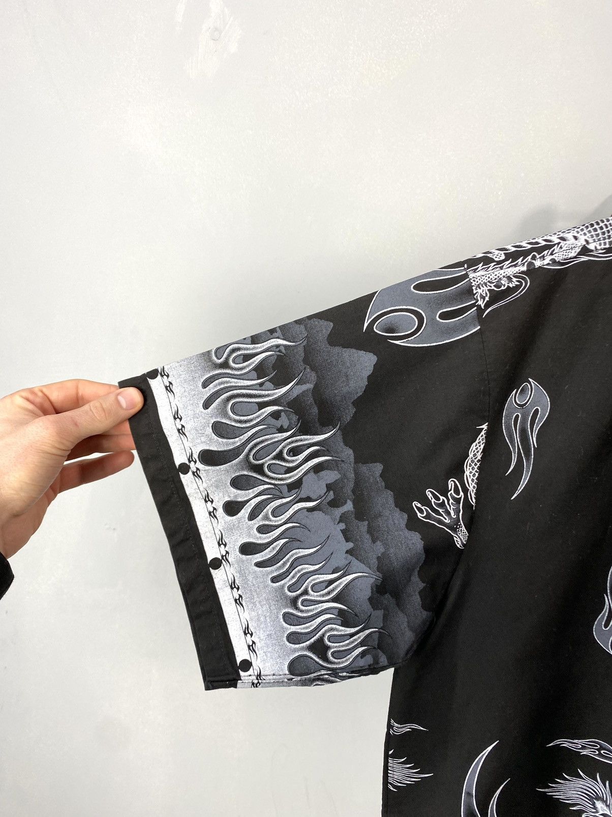 Vintage Vintage 1990’s Surf Design Dragon Shirt Y2K Abstract Art Size US XL / EU 56 / 4 - 4 Thumbnail