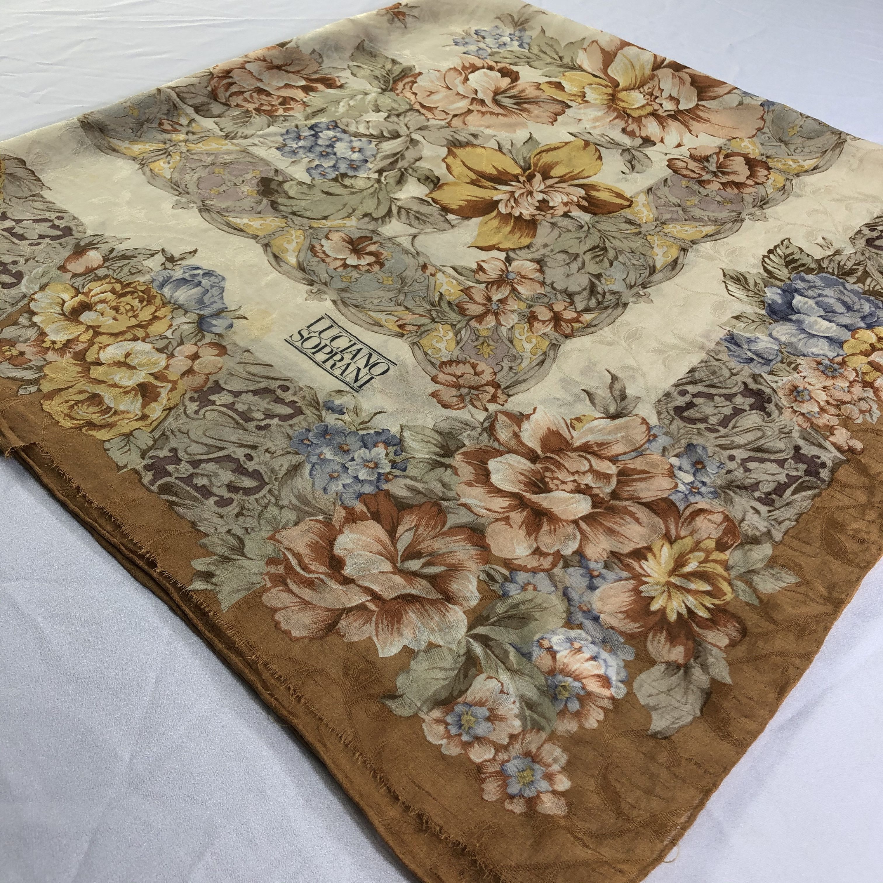 Vintage Vintage Luciano Soprani Silk Scarf Size ONE SIZE - 3 Thumbnail