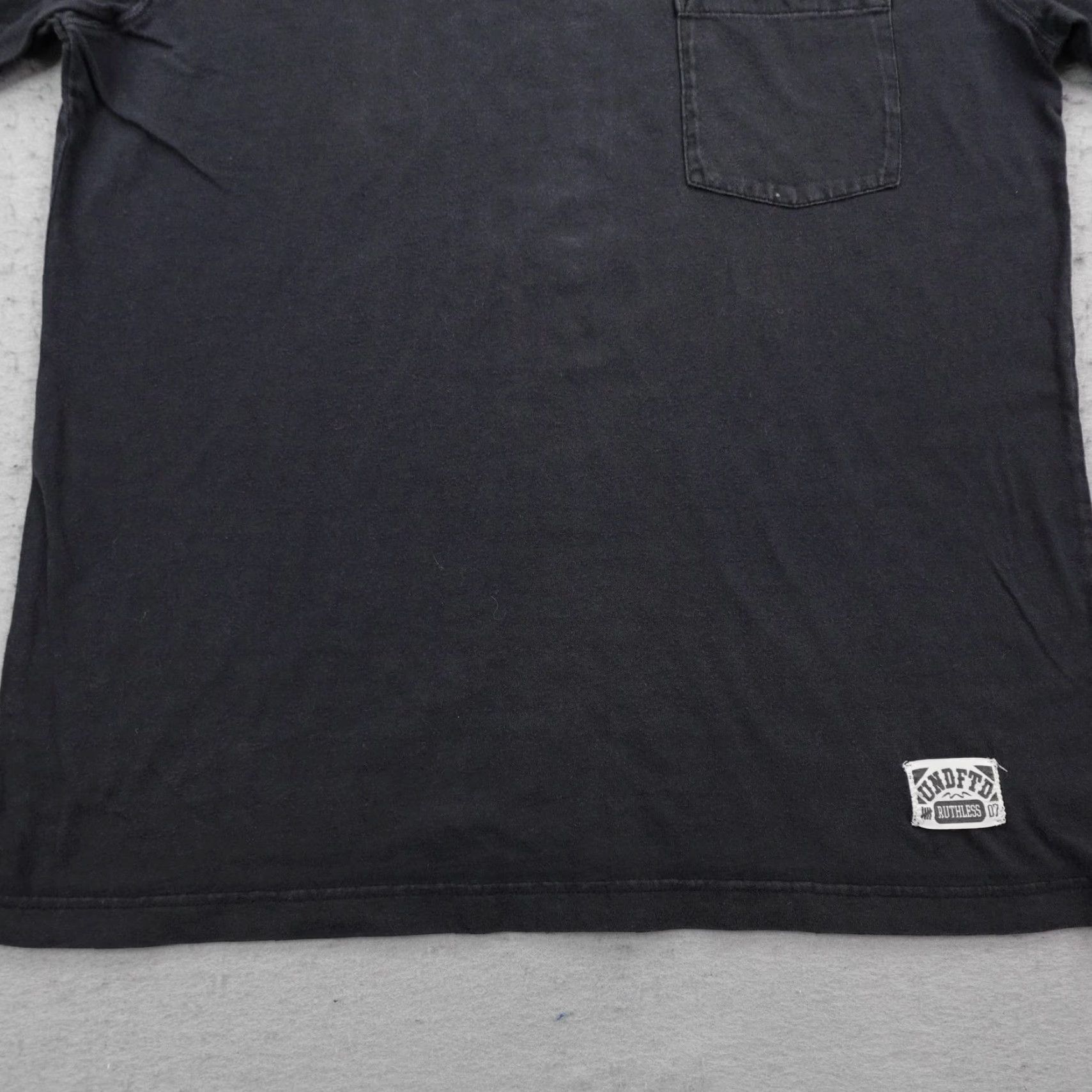 Undefeated Undefeated Shirt Mens Medium Black Pocket UNDFTD Ruthless 07 Streetwear Skate Short Sleeve Crew Neck Cotton Graphic Print T-Shirt Vintage No Size US M / EU 48-50 / 2 - 3 Thumbnail
