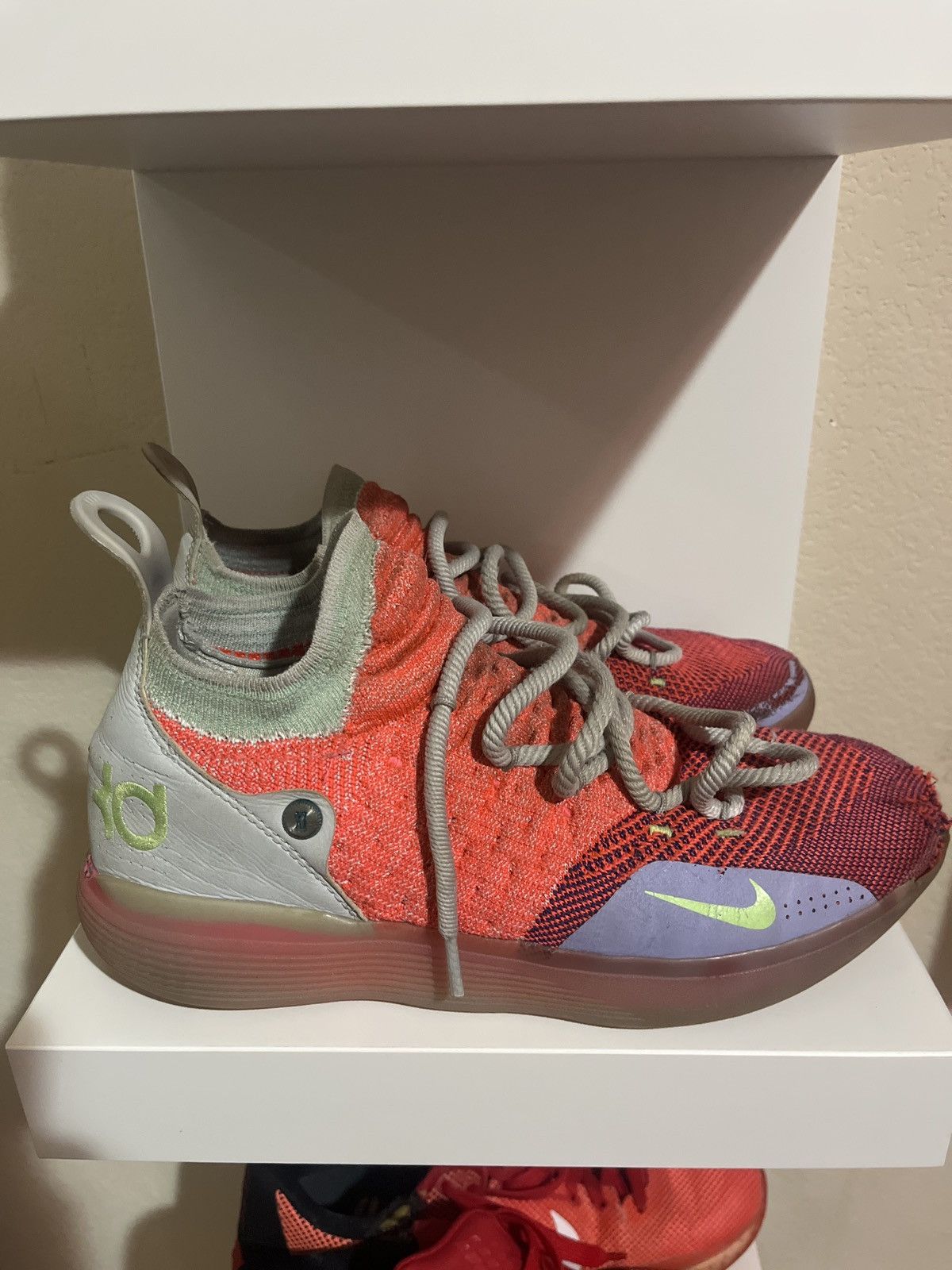 Nike Eybl kd 11 Size US 10.5 / EU 43-44 - 1 Thumbnail