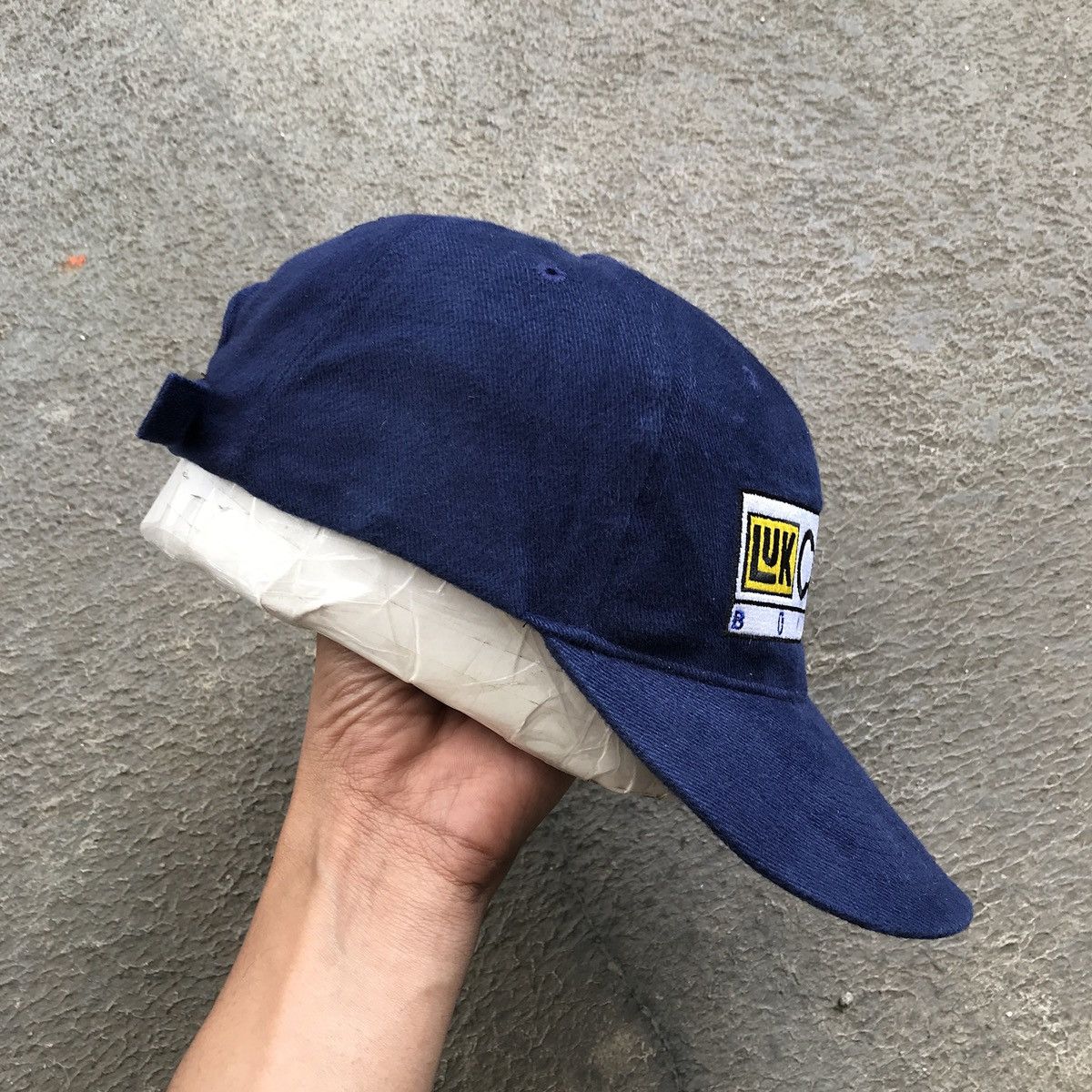 Vintage Archival hat. VINTAGE 2001 LUK CUP. Cycle event Size ONE SIZE - 6 Thumbnail
