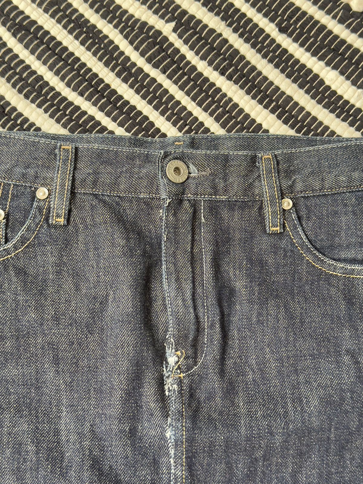 Diesel VINTAGE DIESEL 2000s DENIM MIDI SKIRT Size 28" / US 6 / IT 42 - 6 Thumbnail