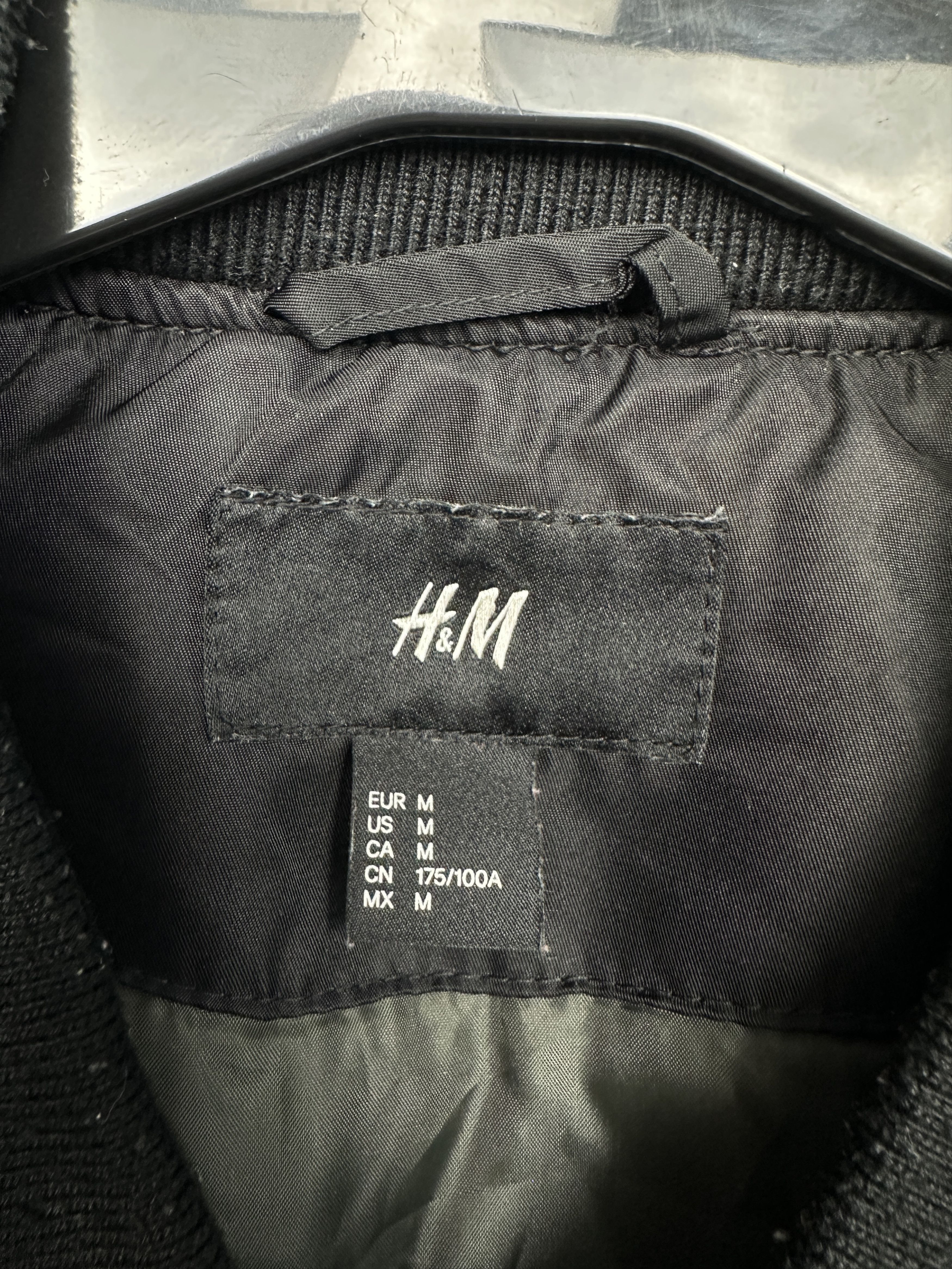 H&M × The Weeknd H&M x The Weekend XO Bomber Jacket Patch Satin Size US M / EU 48-50 / 2 - 5 Thumbnail